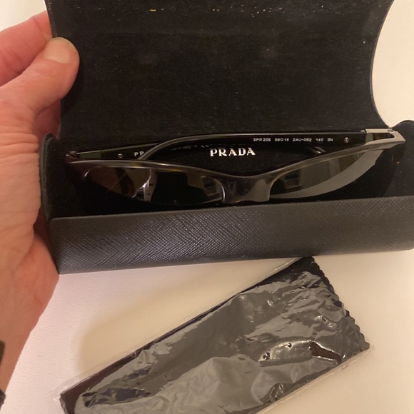 PRADA Sunglasses Tortoise - Picture 10 of 11